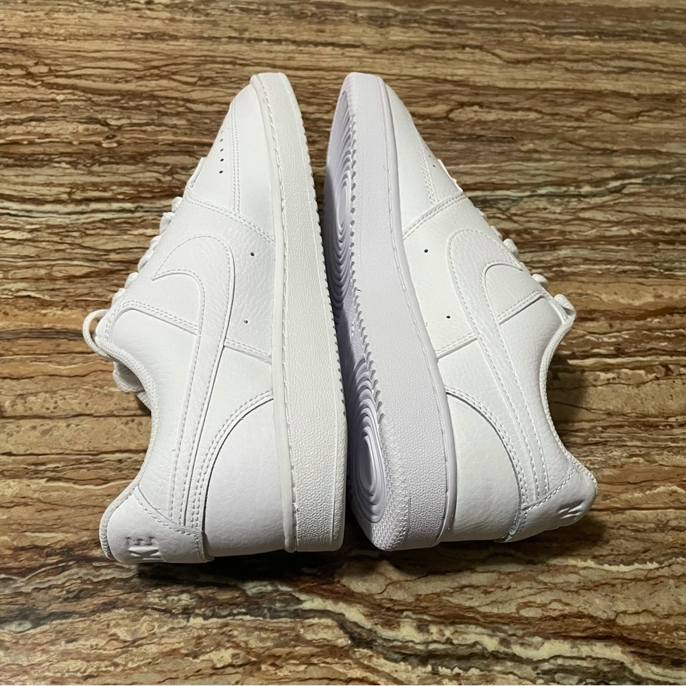 Nike White Low Top Sneakers - Picture 4 of 9